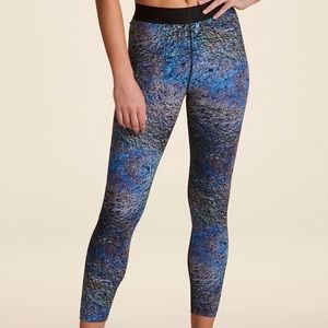 Alala Primary Tight in Oilslick